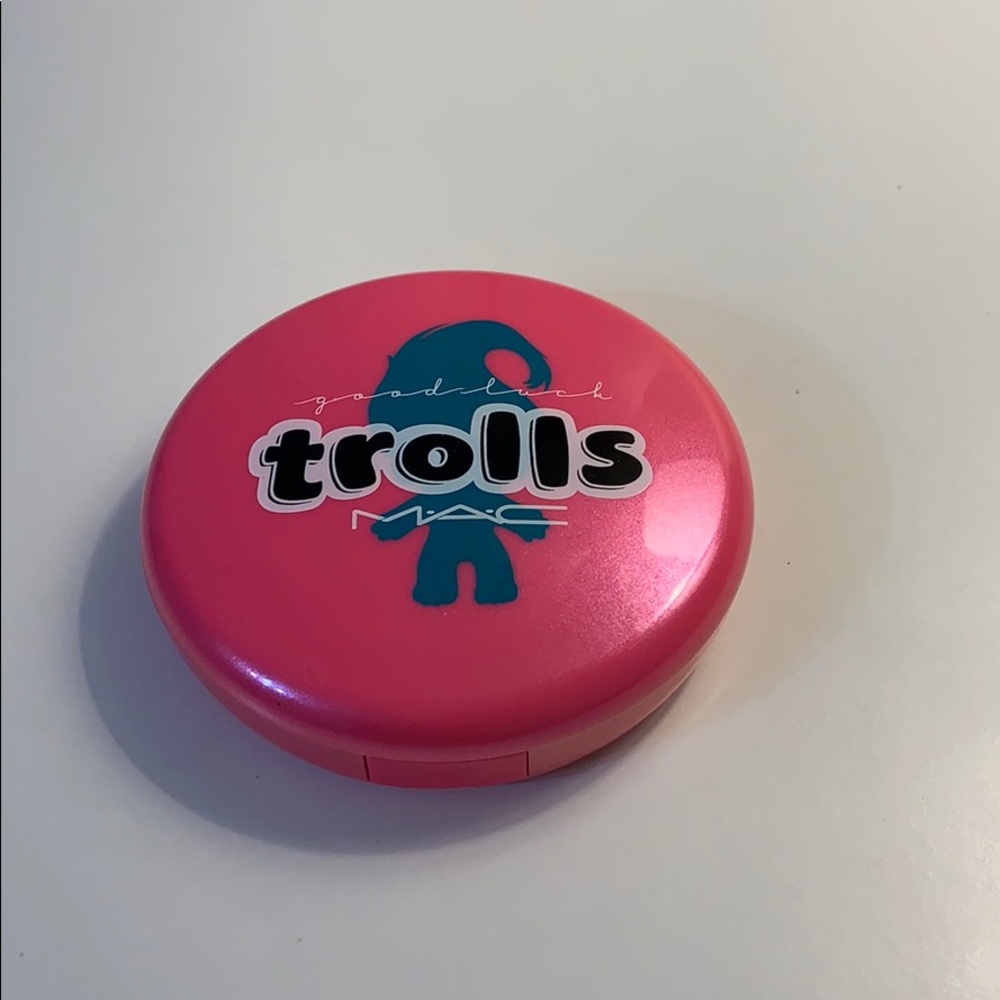MAC cosmetics trolls collection beauty powder